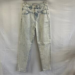 SO High Rise Vintage Stretch Mom Jeans Juniors Size 5 Light Acid Wash Taper Leg